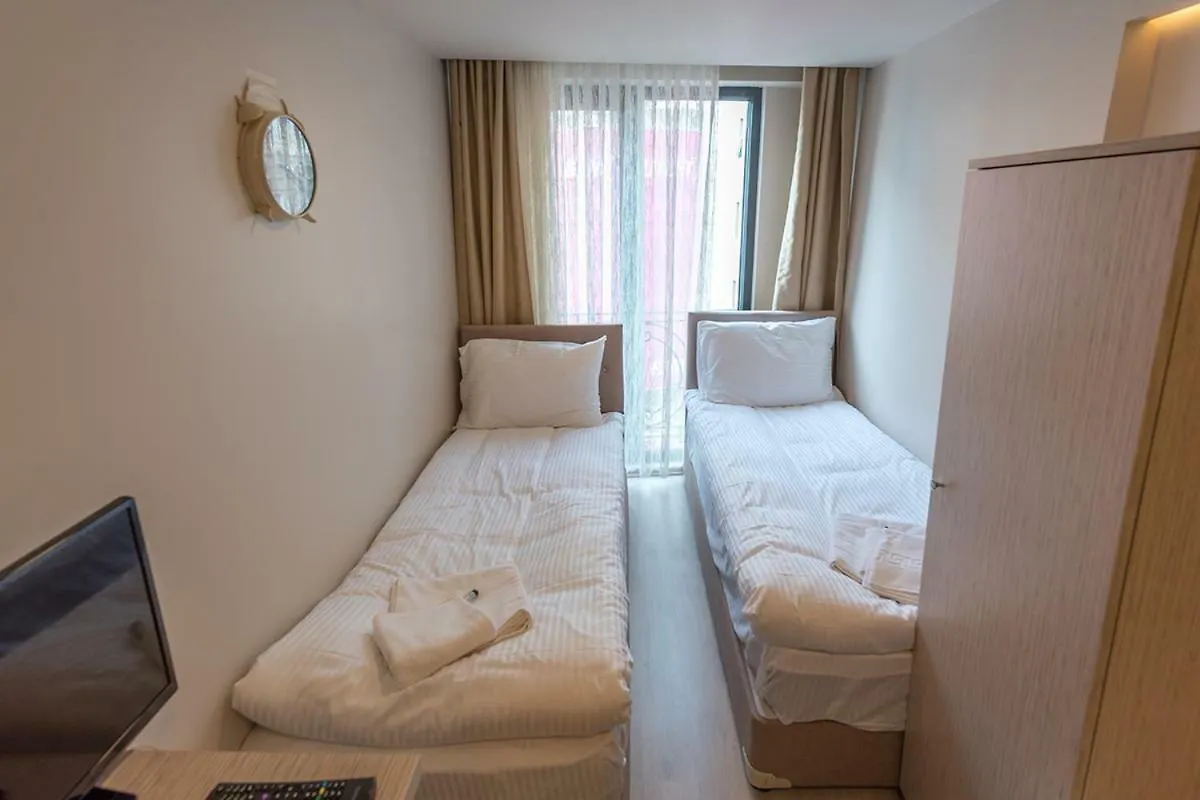 ***  Grand Ahi Hotel Istanbul Turkey